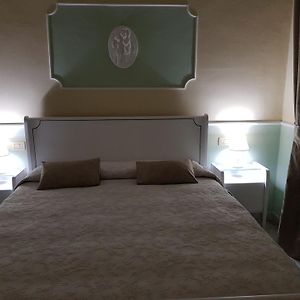 Camera con letto queen size